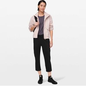 LULULEMON On The Fly Crop in Black (8)